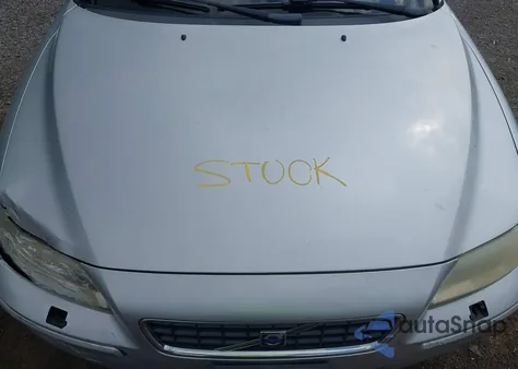 2005 Volvo S60 2.5T Awd z USA, uszkodzony, nr VIN YV1RH592X52478479